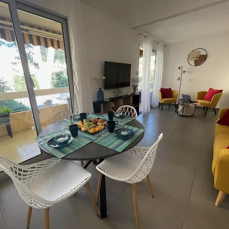 Estivales 2 Апартаменты Сен-Рафаэль
